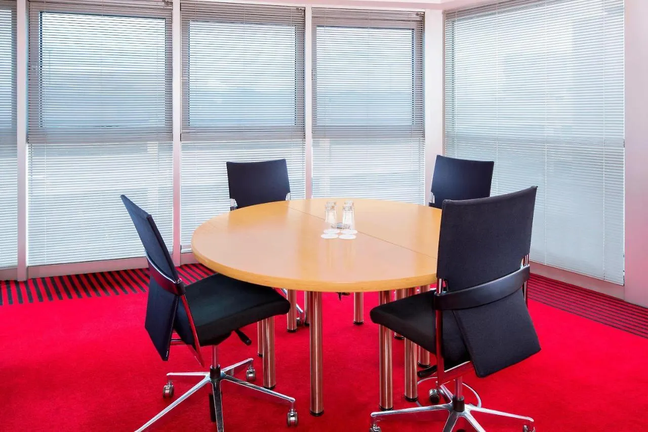 Sheraton Duesseldorf Airport Hotel 4*, Düsseldorf